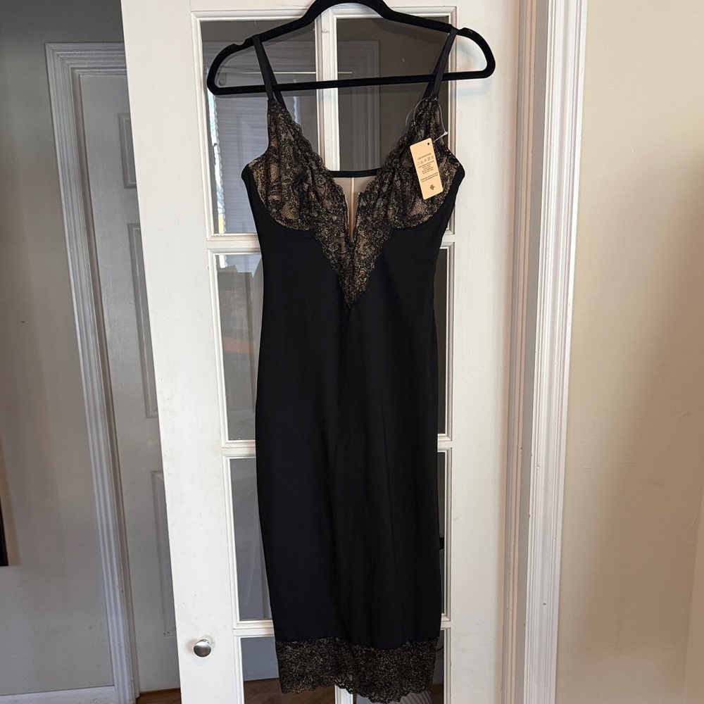 Popilush Black Lace shapewear- built in bra and shorts  NWT